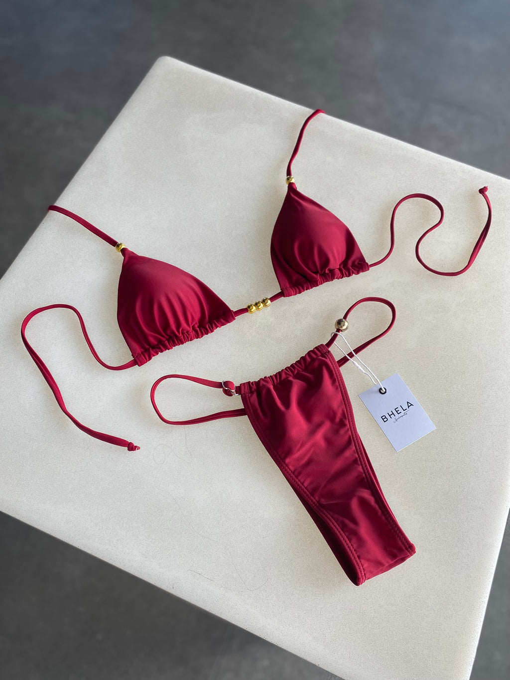 Bikini Goldie Babe Burdeo