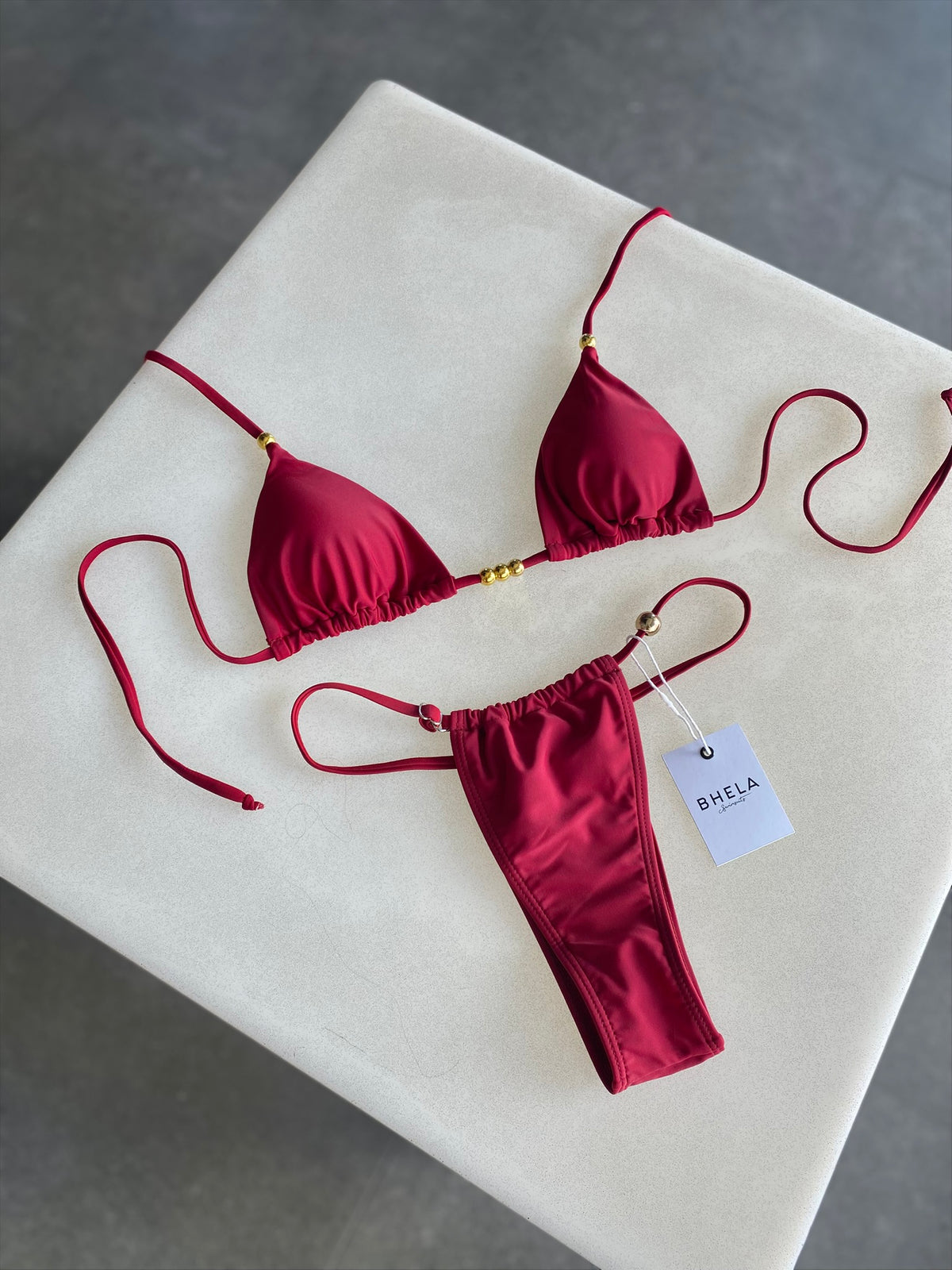 Bikini Goldie Babe Burdeo