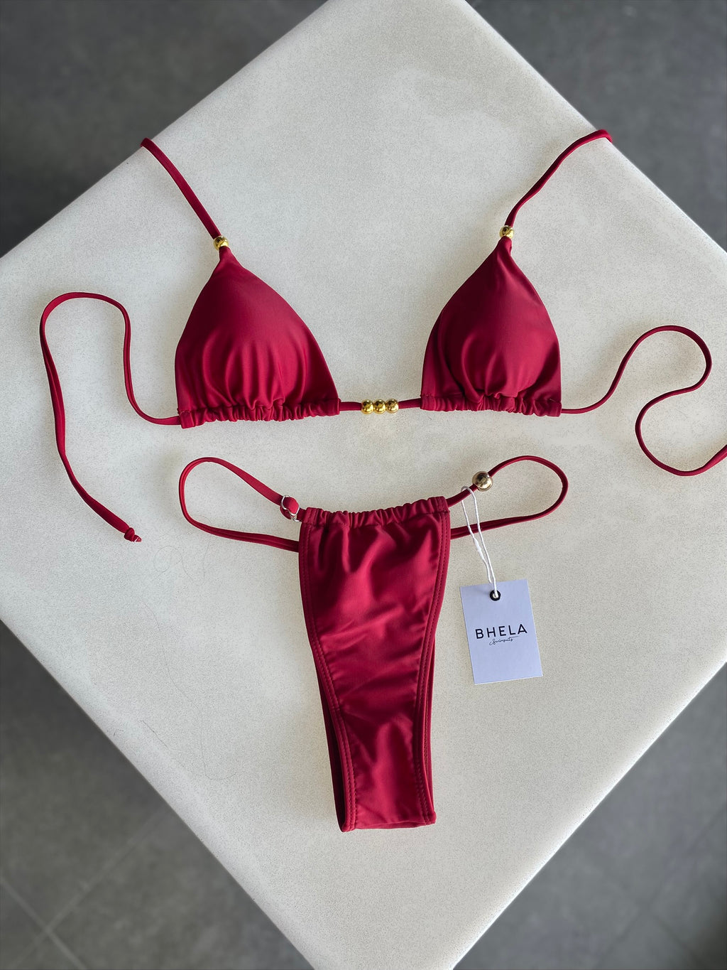 Bikini Goldie Babe Burdeo