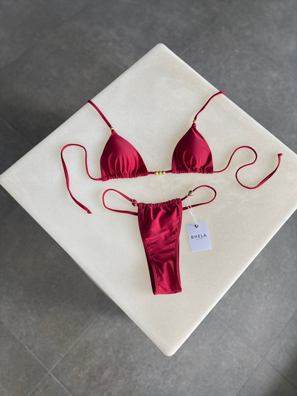 Bikini Goldie Babe Burdeo