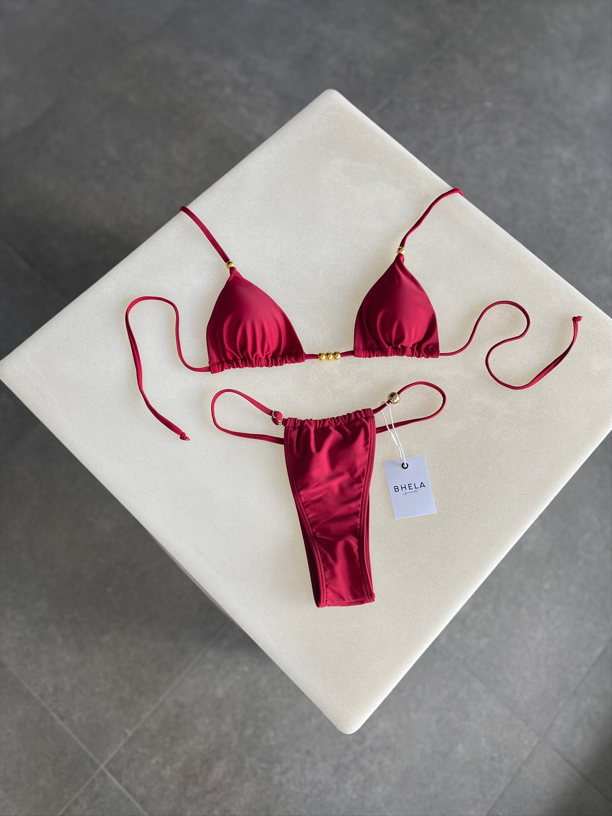 Bikini Goldie Babe Burdeo