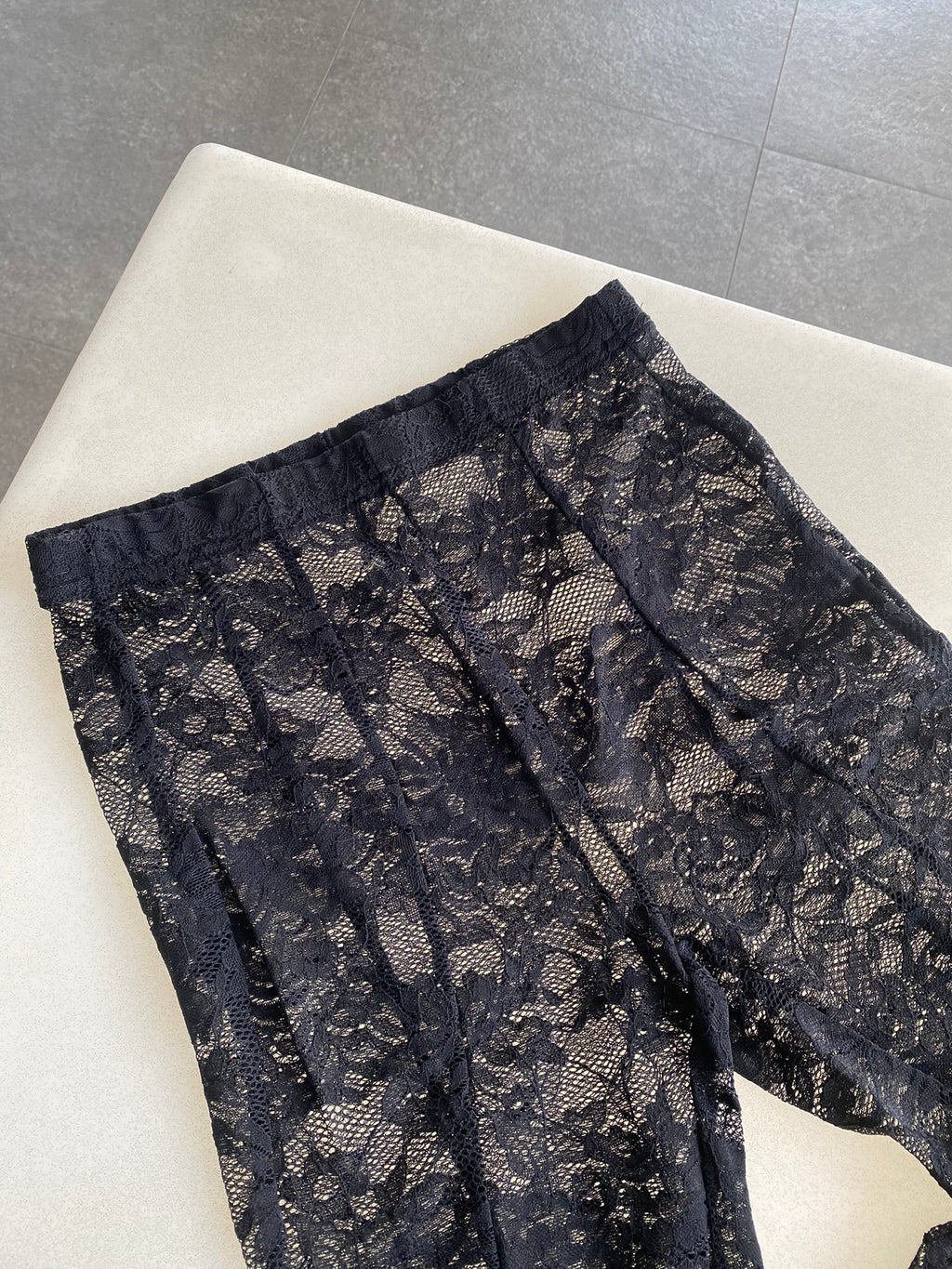 Pantalón de encaje negro