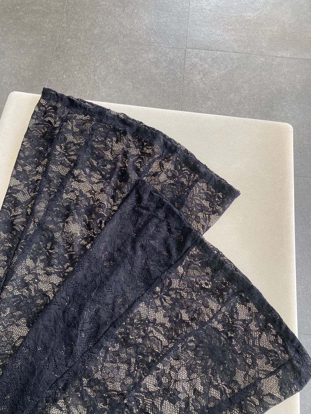 Pantalón de encaje negro