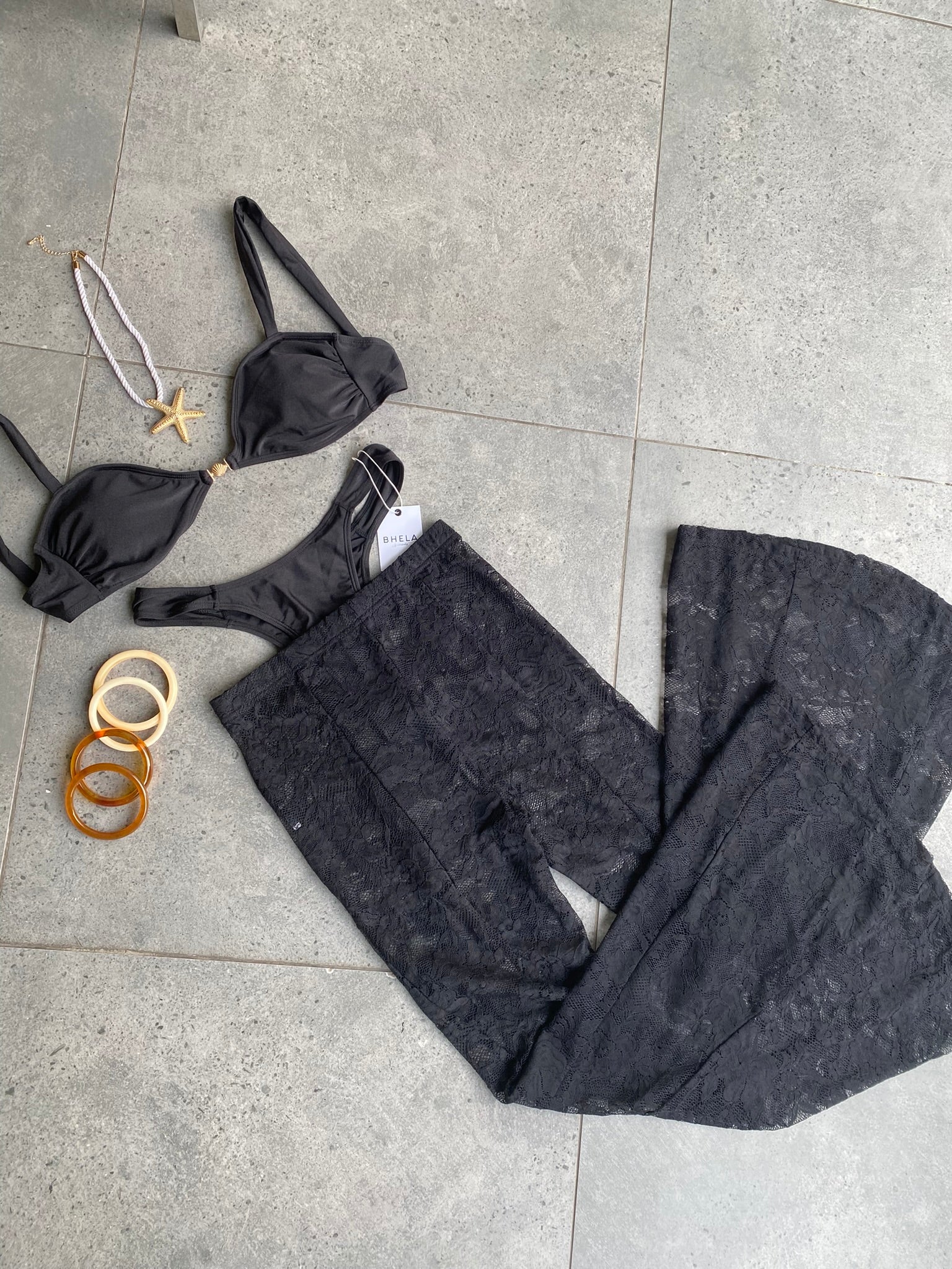 Pantalón de encaje negro