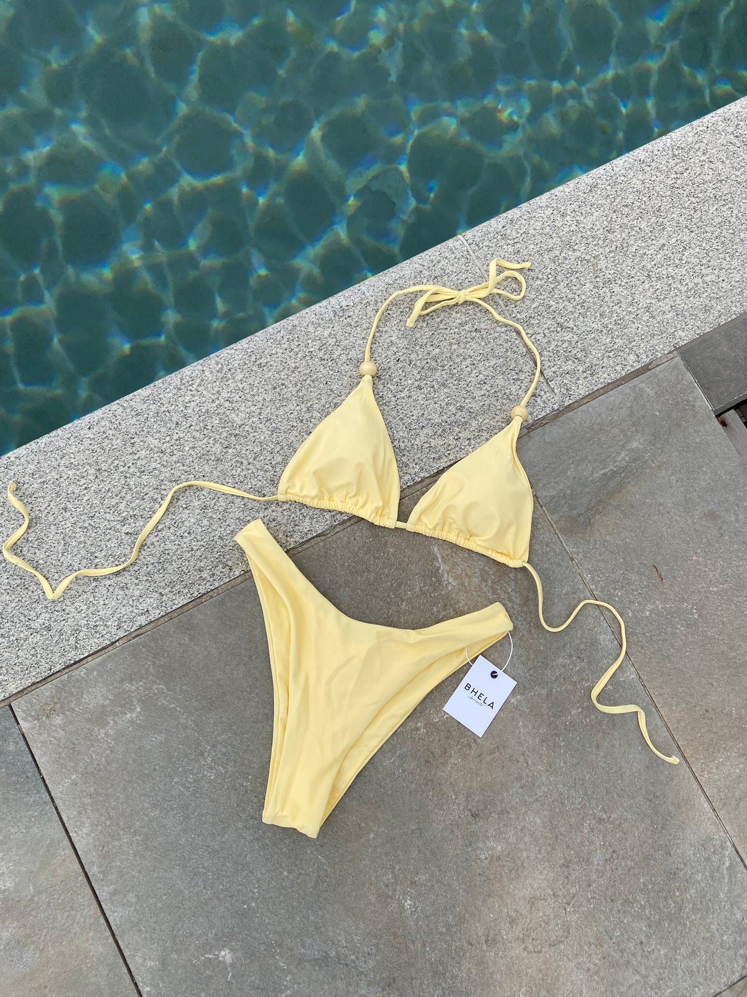 Bikini basic not basic amarillo pastel