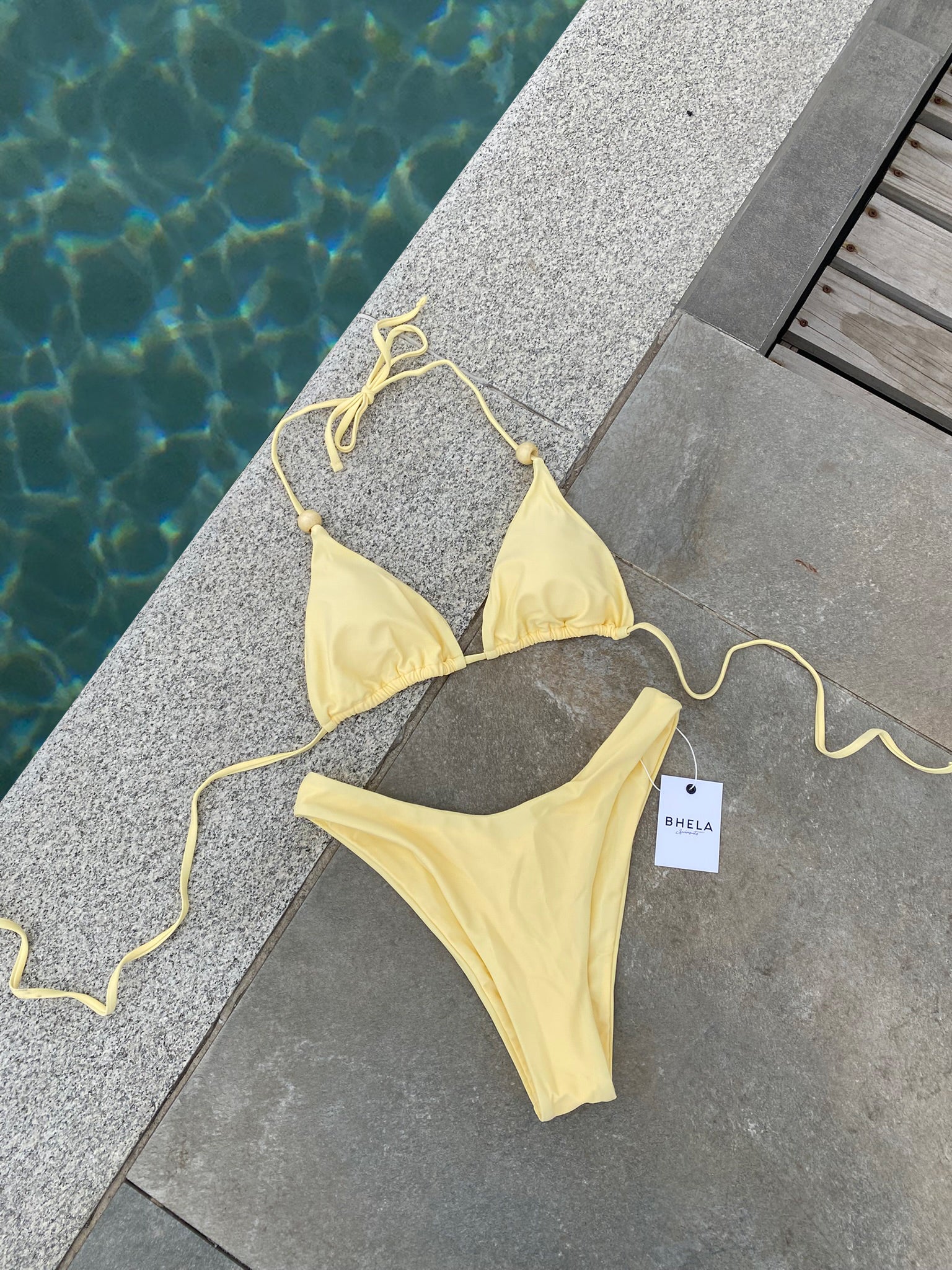 Bikini basic not basic amarillo pastel