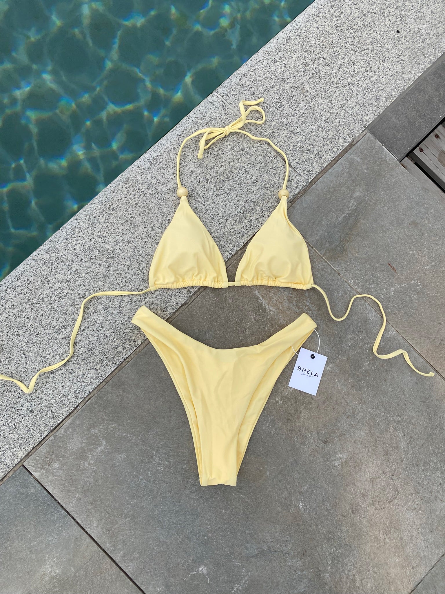 Bikini basic not basic amarillo pastel
